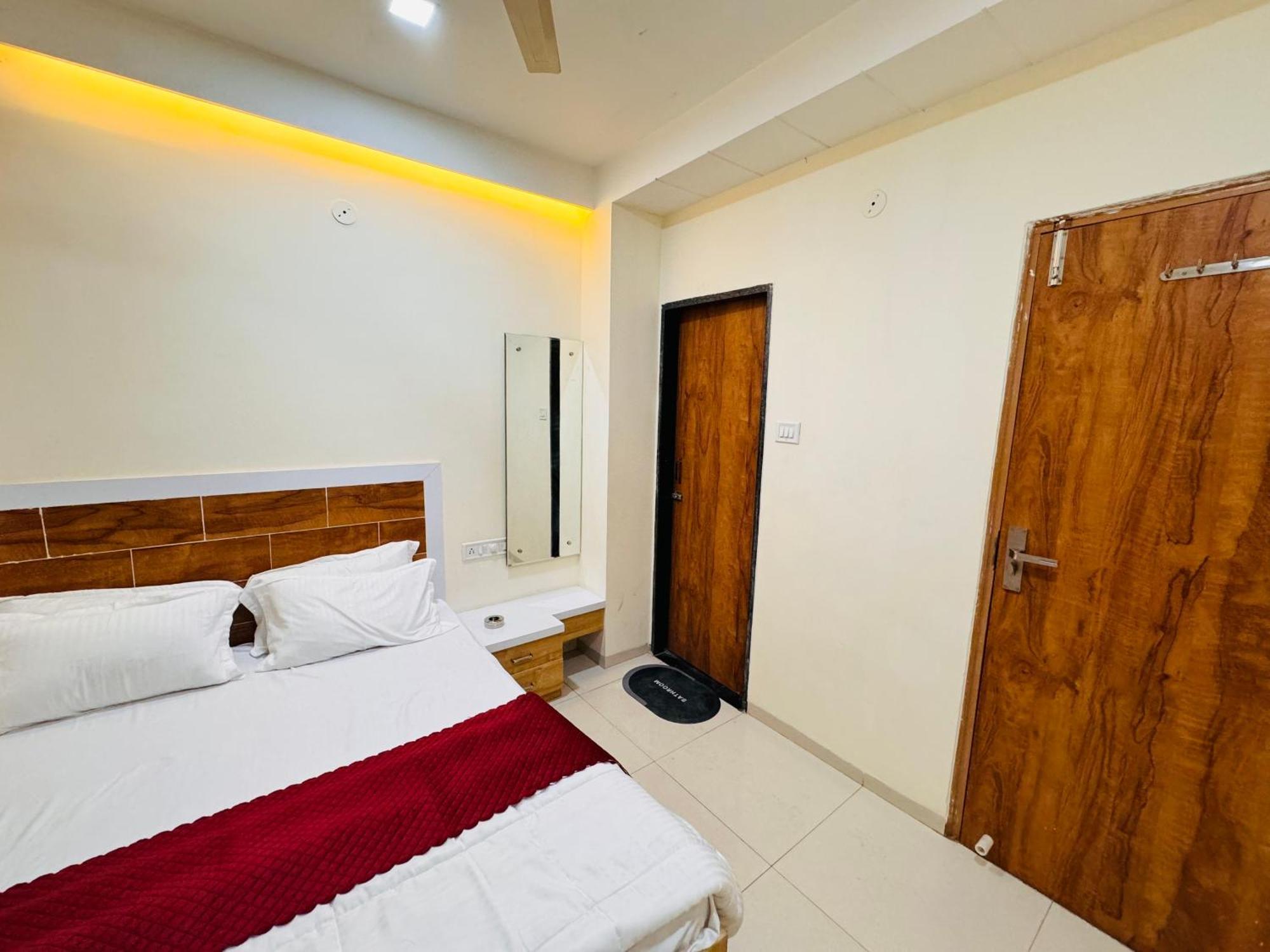 Home Escape 1Bhk Apartment Near Bombay Hospital Indore Buitenkant foto