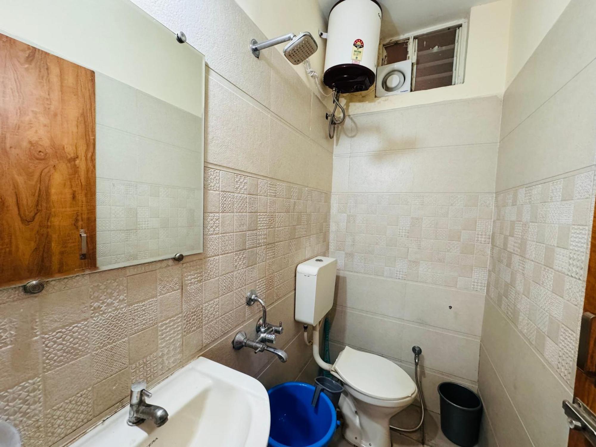 Home Escape 1Bhk Apartment Near Bombay Hospital Indore Buitenkant foto