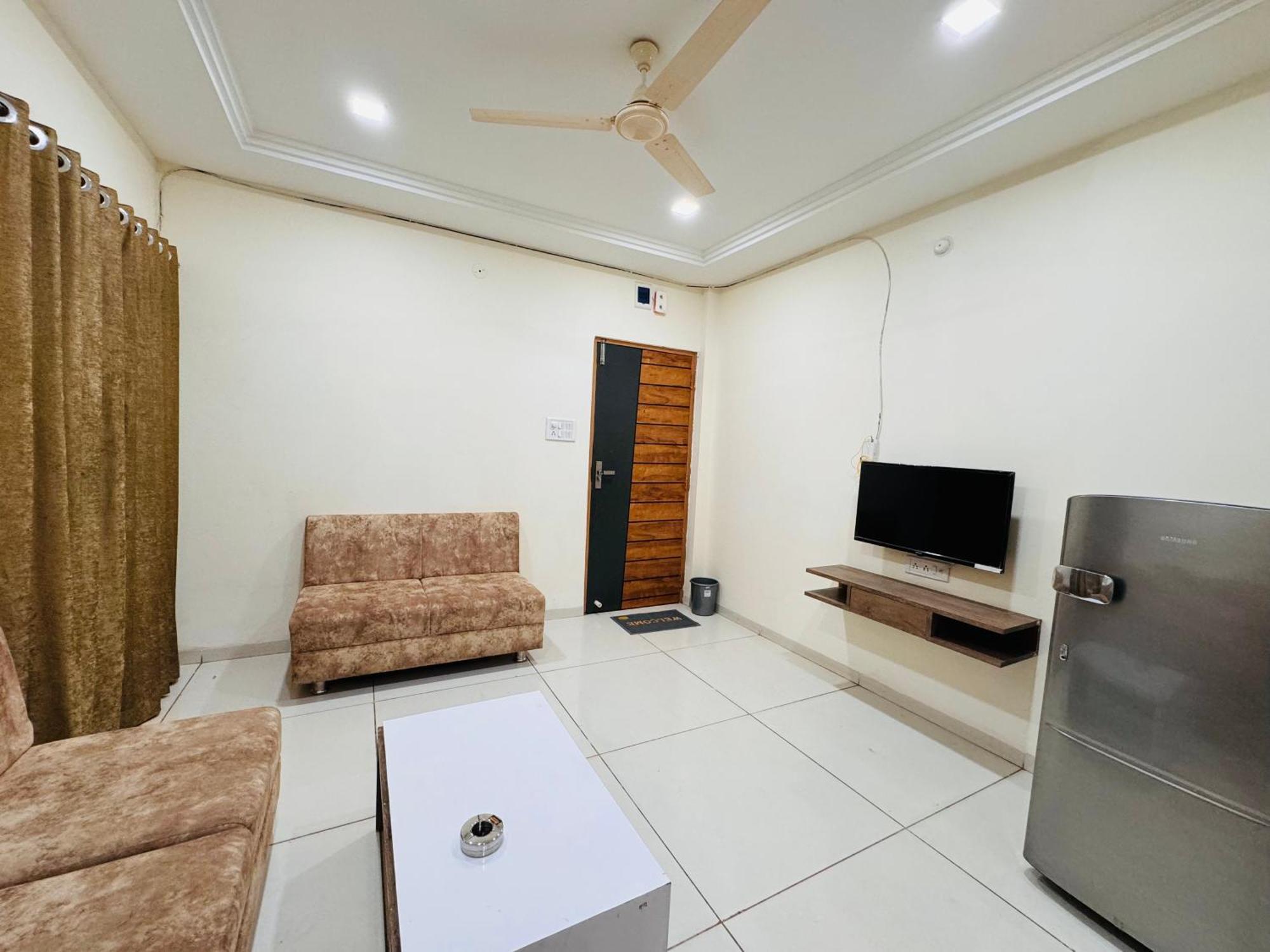 Home Escape 1Bhk Apartment Near Bombay Hospital Indore Buitenkant foto