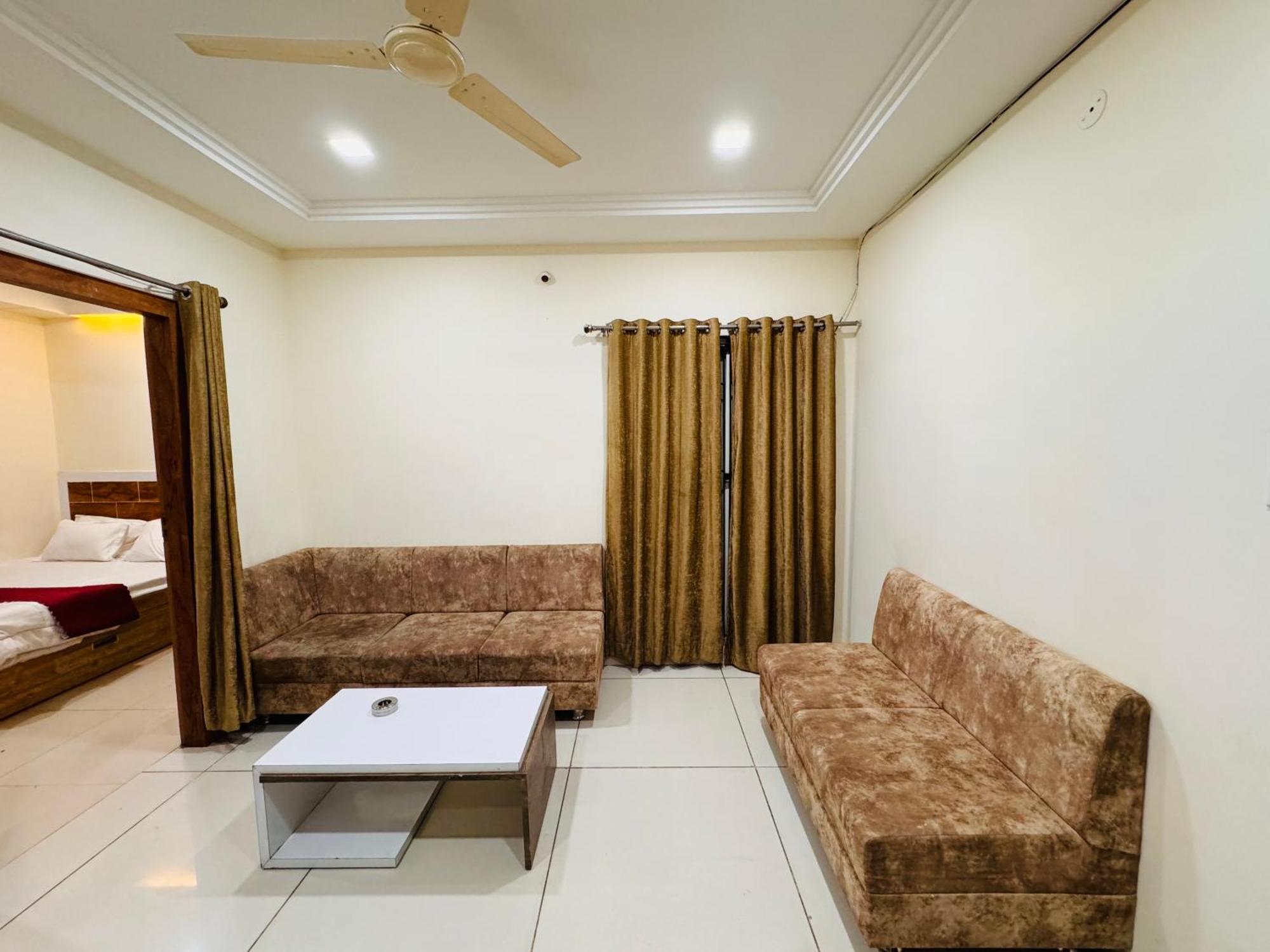 Home Escape 1Bhk Apartment Near Bombay Hospital Indore Buitenkant foto